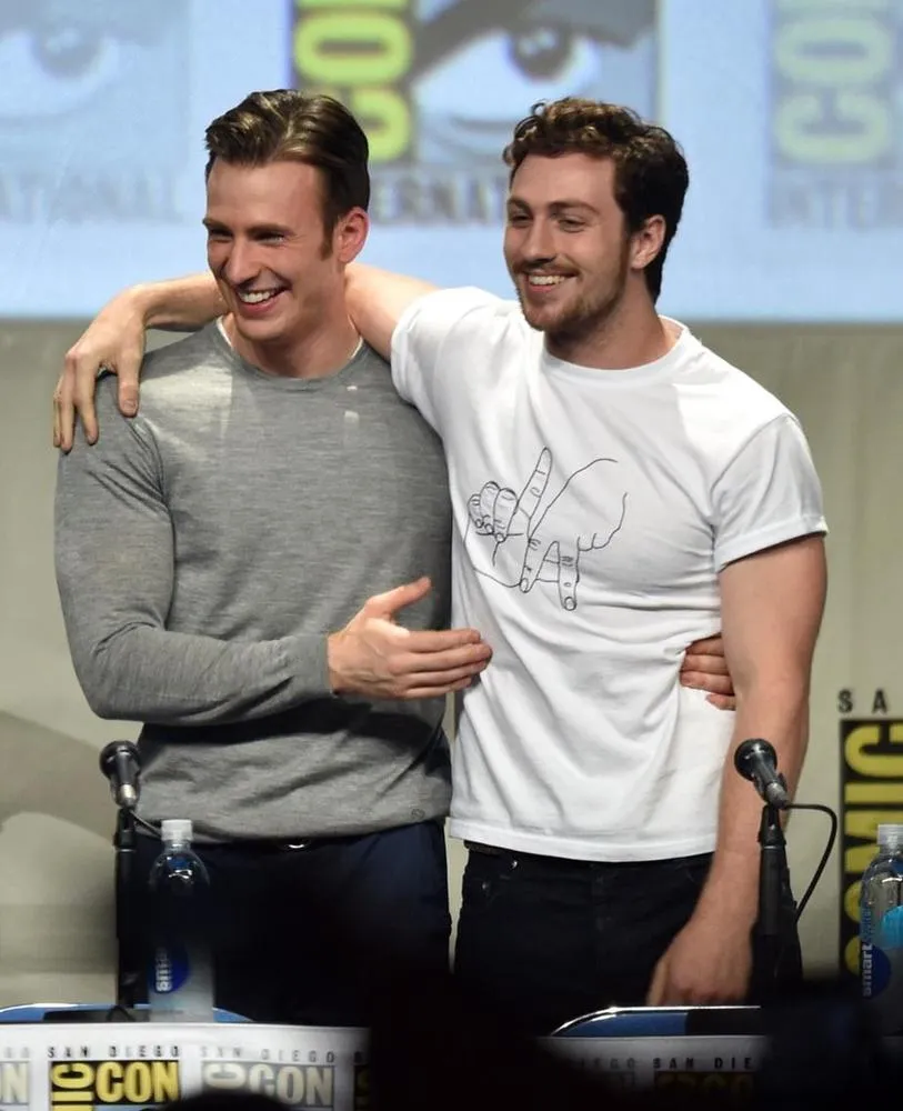 6 Alasan Penting Kenapa Cowok Harus Punya Hubungan 'Bromance'. Jauh Beda Sama Persahabatan Cewek 7