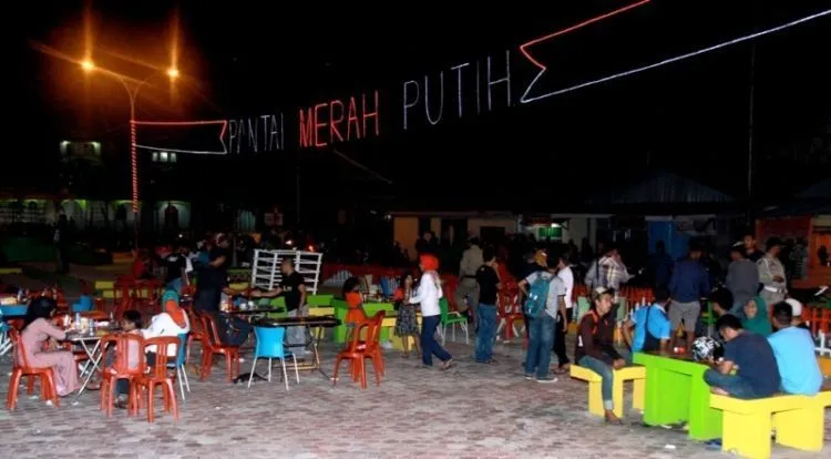 Di Balik Sisi Gelapnya Sebagai Penjara Tapol ‘65, Pulau Buru Layak Jadi Destinasimu Selanjutnya 15