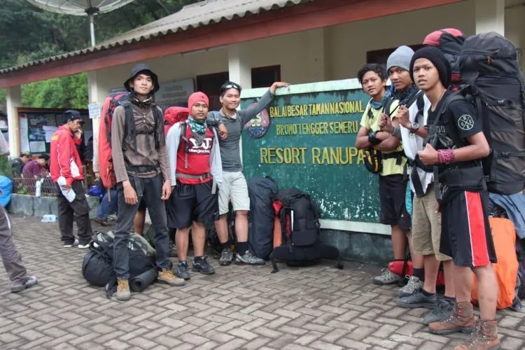 Kenapa Sih Traveler Selalu Dianggap Kurang Kerjaan. Padahal Kami Juga Fokus Buat Masa Depan! 12