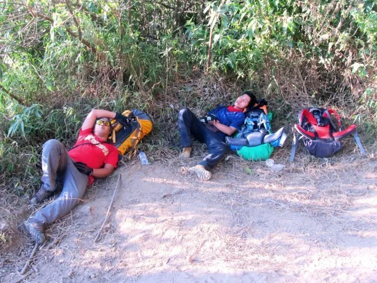 7 Tipe Kelakuan Pendaki Gunung Kalau Lagi Kelelahan di Gunung. Hayo, Kamu yang Mana? 14
