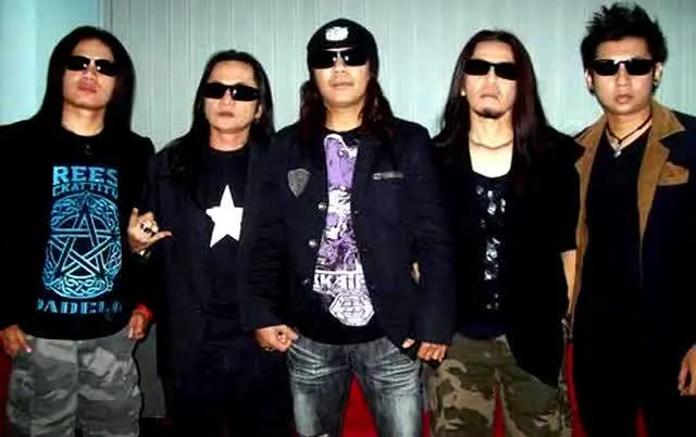 Bagi Anak 90-an, 15 Lagu Jadul Ini Nggak Asing Lagi di Telinga. Lagu Buat Belajar Main Gitar Sih~ 18