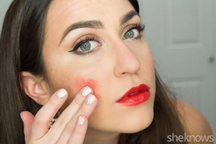 Trik Rahasia Cara Merias Mata, Bibir, Pipi dan Alis dengan Lip Balm. Sudah Tahu Belum? 9