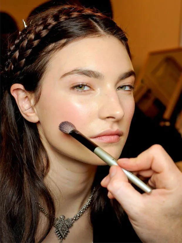 Trik Rahasia Cara Merias Mata, Bibir, Pipi dan Alis dengan Lip Balm. Sudah Tahu Belum? 10