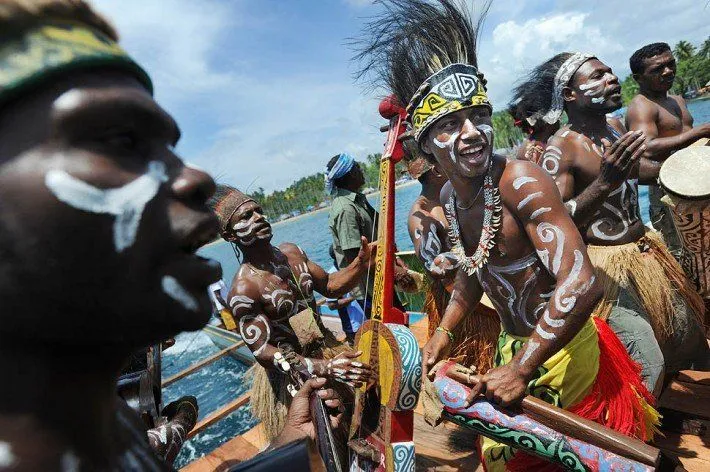 Oktober Ini Waktu Paling Tepat Liburan ke Papua. Bergabunglah dengan Festival Raja Ampat 2016 Segera! 12