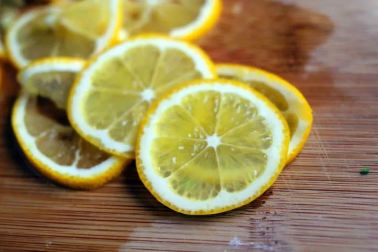 Bau Nggak Enak di Kamar Mandimu Akan Sirna Dengan 7 Bahan Alami Ini. Kamu Bisa Bikin Sendiri! 16