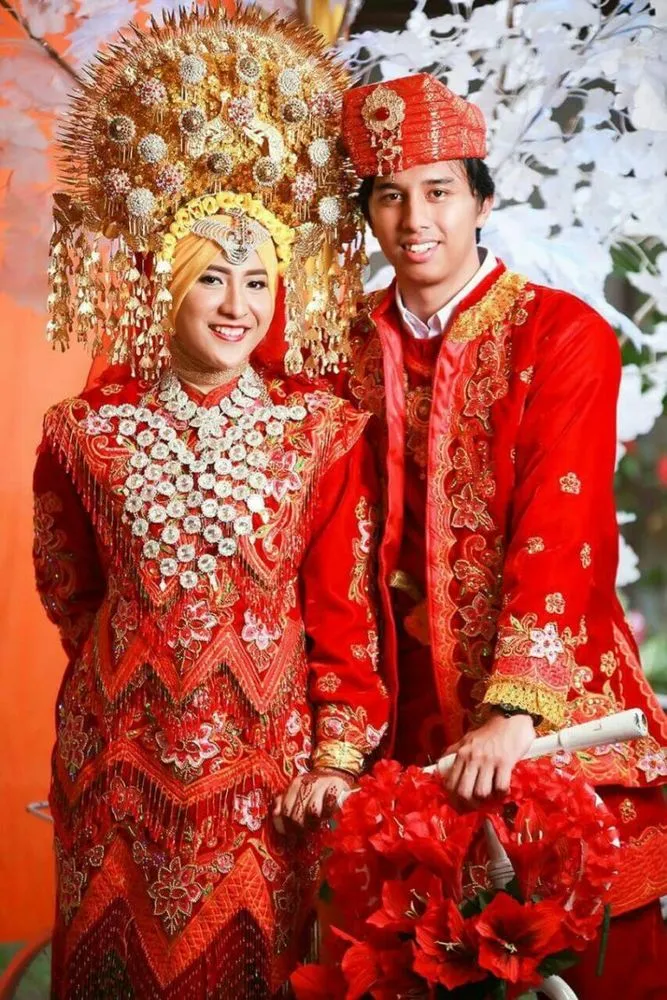 Meski Belum Tahu Nikah Kapan, Kamu Tetap Perlu Tahu 6 Alasan Kebaya Selalu Lebih Juara Dibanding Gaun 11