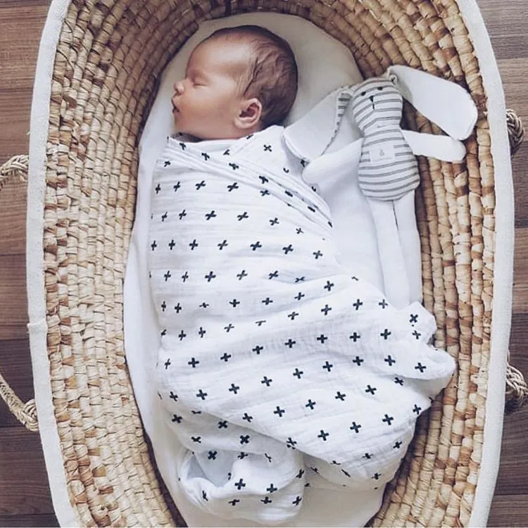 Inspirasi Bedong Lucu yang Tak Hanya Buat Bayi Hangat, Juga Menyegarkan Mata yang Melihat 13