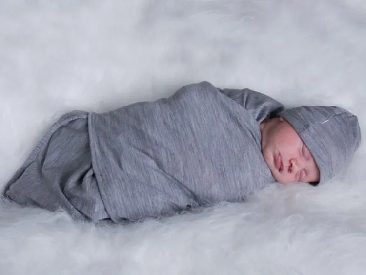 Inspirasi Bedong Lucu yang Tak Hanya Buat Bayi Hangat, Juga Menyegarkan Mata yang Melihat 17