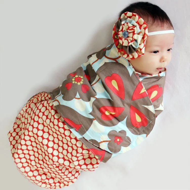 Inspirasi Bedong Lucu yang Tak Hanya Buat Bayi Hangat, Juga Menyegarkan Mata yang Melihat 18