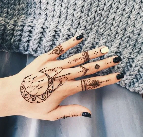 Motif Henna Pengantin yang Menyimpan Doa & Harapan 15
