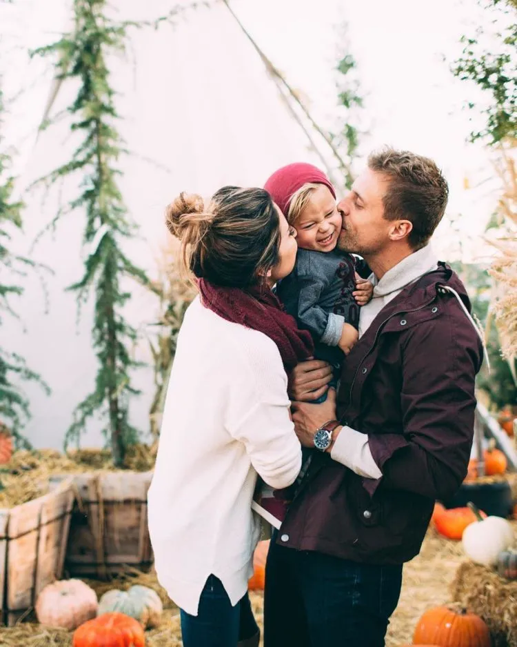(Anak Muda Bicara) Menikah dengan Duda yang Sudah Punya Anak? Ini 12 Pendapat dari Kaum Hawa 17 family