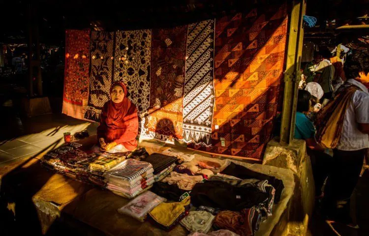 Sudah Tahu Belum, Batik yang Kita Kenakan Sehari-hari Itu Belum Tentu 'Batik' Lho 8