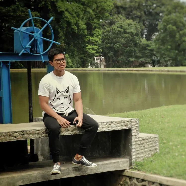 Untuk Cowok yang Berwajah Biasa Saja, Style a la Kaesang Ini Bisa Buat Kamu Jadi Nggak Biasa 9