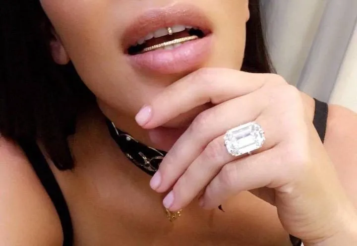 Pelajaran yang Bisa Kita Ambil Bersama Dari Hilangnya Cincin 4,5 Juta Dollar Kim Kardashian 10