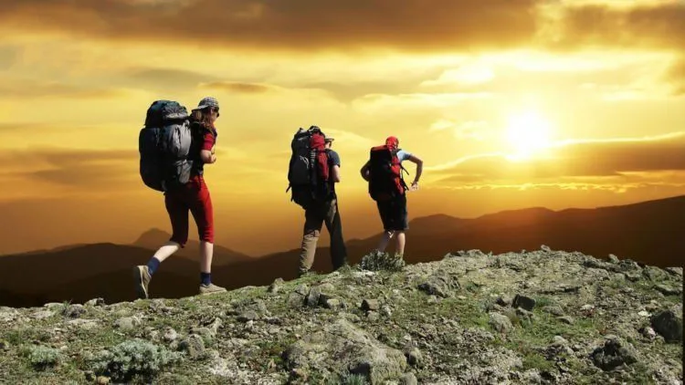 Jangan Mau Mati di Gunung. Sayangi Nyawamu dengan Nggak Melakukan 8 Hal Bodoh Ini 14