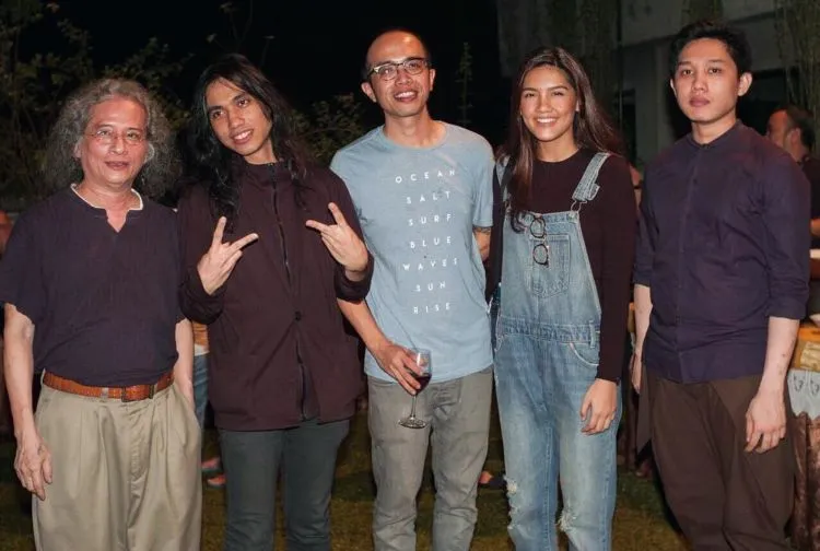 Inspirasi untuk Tampil Simpel Serta Nggak Berlebihan Tiap Waktu dan dalam Segala Acara Ala Monita Tahalea 22