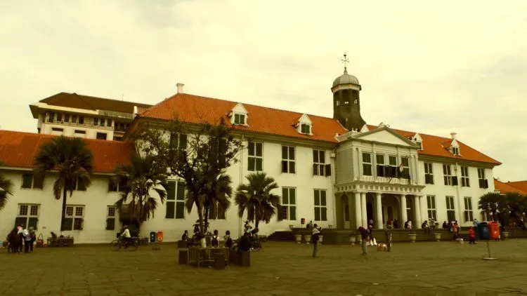 Menguak 7 Bangunan Penuh Misteri di Kota Jakarta. Warga Jakarta Pasti Khatam Kisah Seremnya! 13