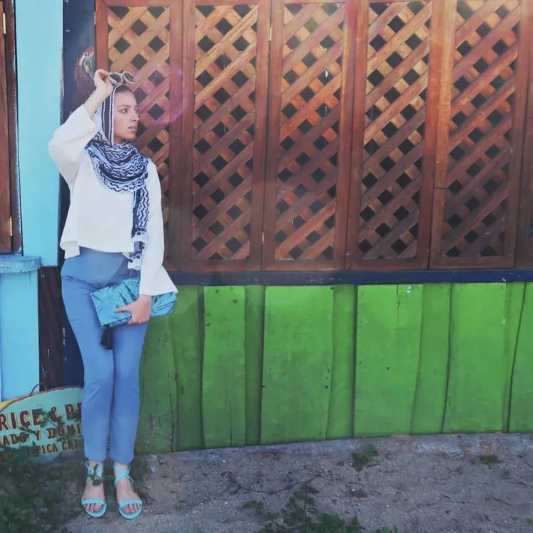 Mengintip Style Noor Tagouri, Hijabers Pertama yang Mengisi Cover Majalah Playboy 24