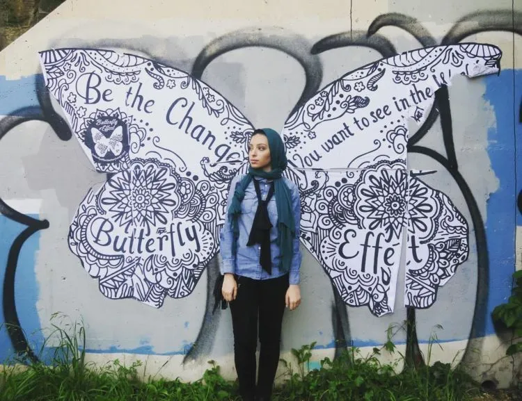 Mengintip Style Noor Tagouri, Hijabers Pertama yang Mengisi Cover Majalah Playboy 19