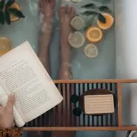 Daripada Terus-terusan Pakai Kaus Kaki, 10 Cara Ini Lebih Ampuh Menghilangkan Belang di Kaki!