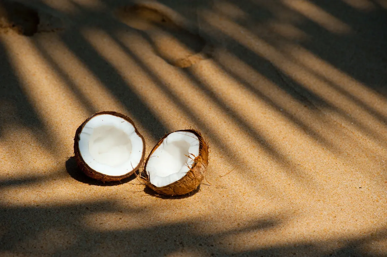 Daripada Terus-terusan Pakai Kaus Kaki, 10 Cara Ini Lebih Ampuh Menghilangkan Belang di Kaki! 12