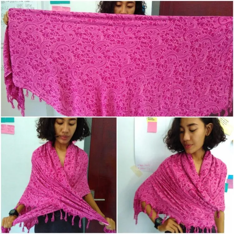 Malu Pakai Bikini di Pantai? Simak 13 Tutorial Kain Pantai Ini Supaya Tetap Stylish dan Nyaman 18