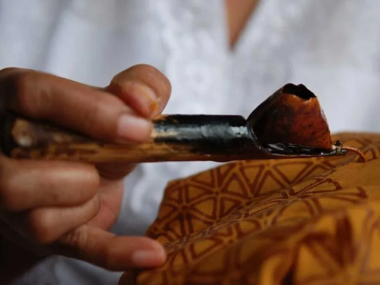 Sudah Tahu Belum, Batik yang Kita Kenakan Sehari-hari Itu Belum Tentu 'Batik' Lho 7