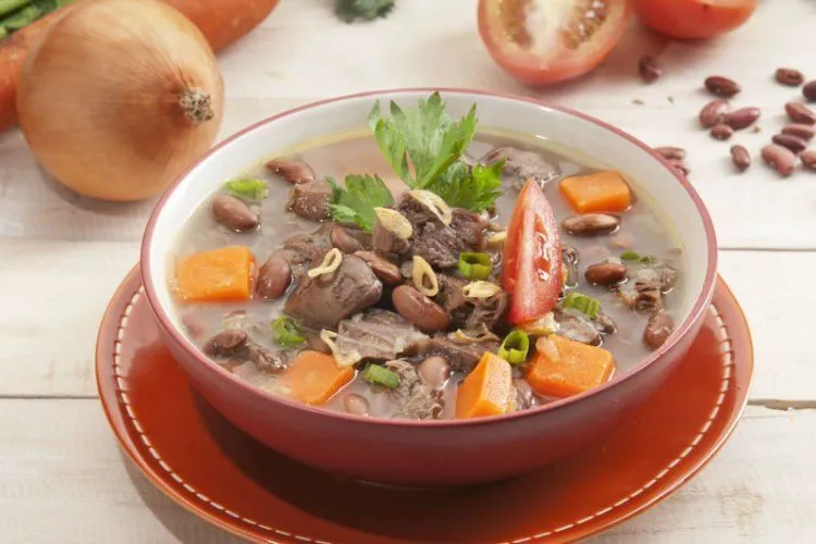 6 Resep Buat Sayur Sop yang Isinya Nggak Cuma Wortel 8