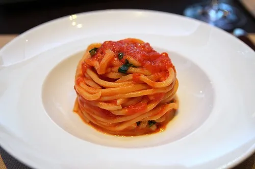 7 Resep Spaghetti Rumahan, Nggak Kalah Enak dari Restoran 11