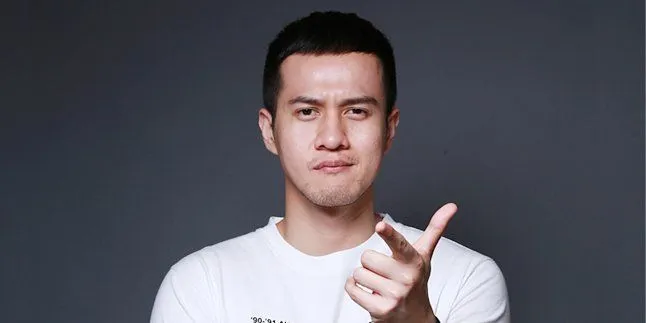 Kisah Cinta Dilan-Milea Siap Diangkat Ke Layar Lebar Lho, Coba Kita Bantu Memilih Pemeran Cowoknya 8