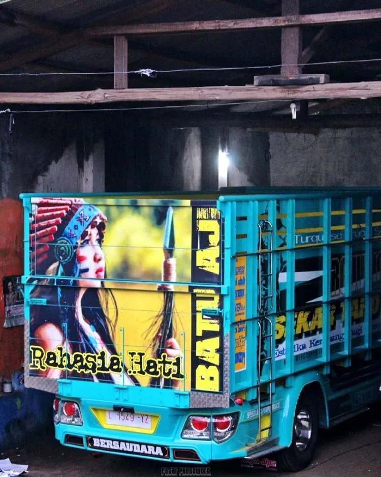Hiburan Jalanan Nih, 17 Coretan Ngaco Supir Truk yang Selalu Bikin Pengendara Belakangnya Ngakak! 21