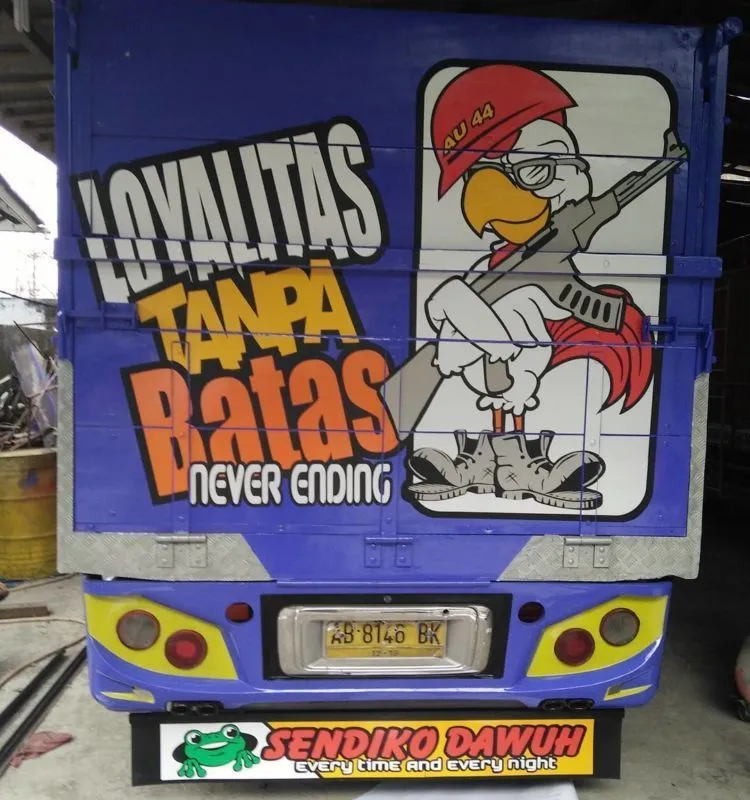 Hiburan Jalanan Nih, 17 Coretan Ngaco Supir Truk yang Selalu Bikin Pengendara Belakangnya Ngakak! 22