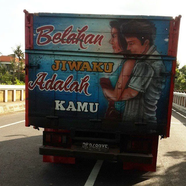 Hiburan Jalanan Nih, 17 Coretan Ngaco Supir Truk yang Selalu Bikin Pengendara Belakangnya Ngakak! 20