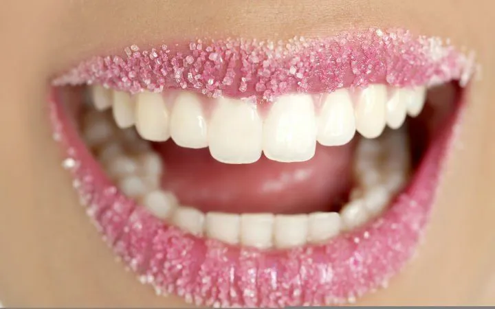 10 Pemerah Bibir Alami Selain Lipstik; Say Good Bye Sama Bibir Hitam! 20