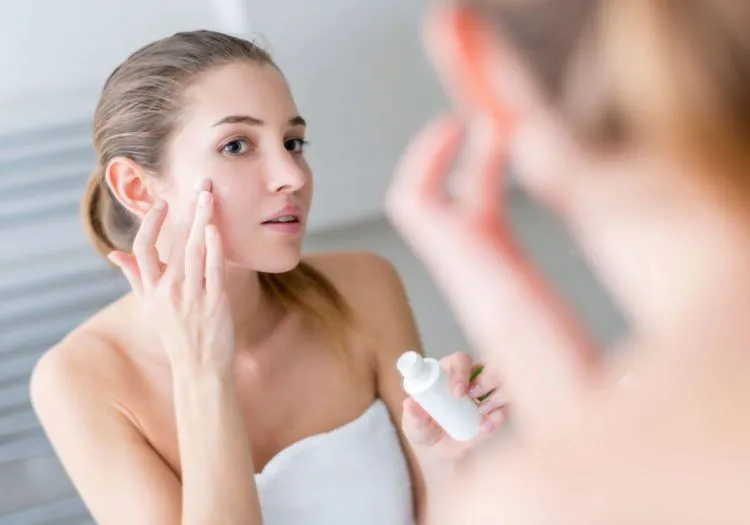 Ternyata, Aturan Dasar Selfie yang Bagus Ada di 7 Trik Make-Up Ini. No Edit, No Filter! 8