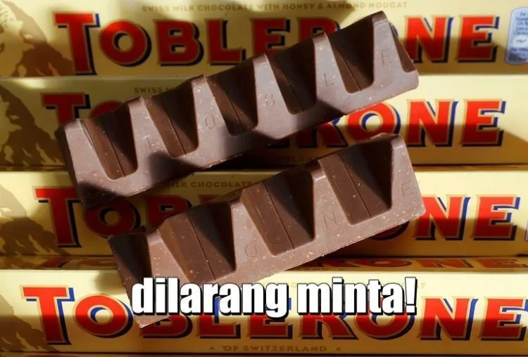 Simak 15 Meme Lucu Kekesalan Orang Gara-gara Toblerone Berubah Bentuk, Habisnya Pelit Banget Ih 23