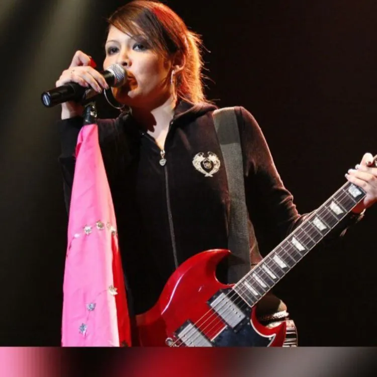 15 Lagu Ini Cocok Buat Cewek yang Merasa Kuat dan Sudah Mati Rasa Sama yang Namanya Cemoohan! 22