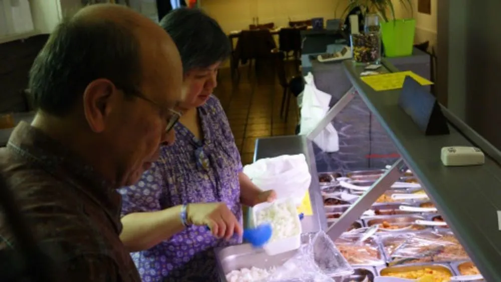 Berawal dari Bisnis Kecil, 8 Orang Indonesia Ini Sukses Kibarkan Kuliner Nusantara di Luar Negeri! 10