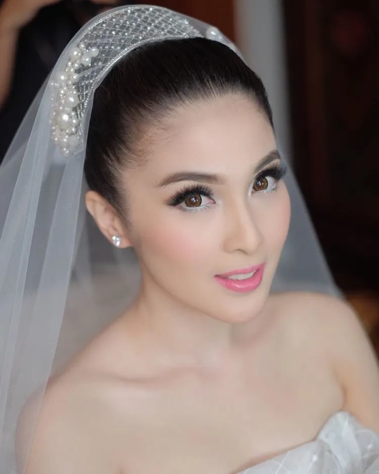 12 Foto Eksklusif Pernikahan Serba Putih Sandra Dewi, Minimalis dan Patut Dicontoh 17