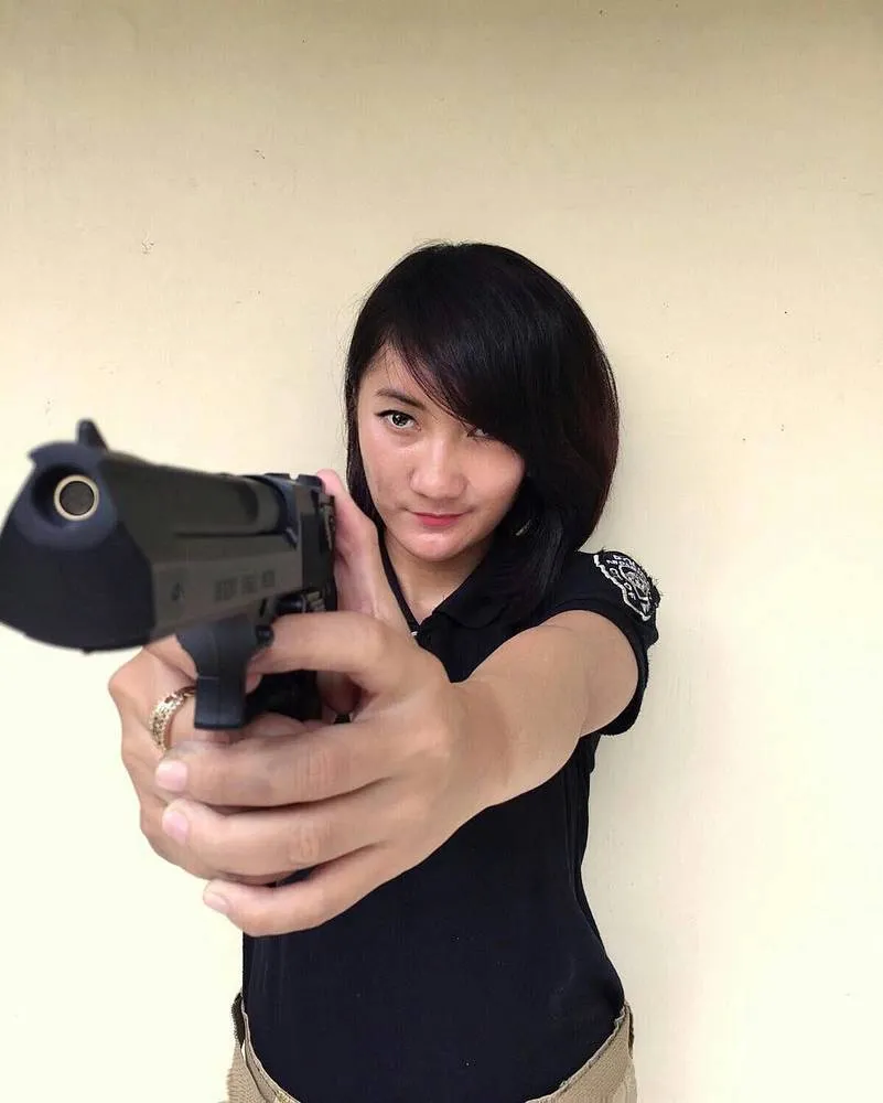 10 Profesi Cewek yang Bakalan Bikin Cowok Takut Buat Deketin. Minder Kita Kalau Ceweknya Begini! 12