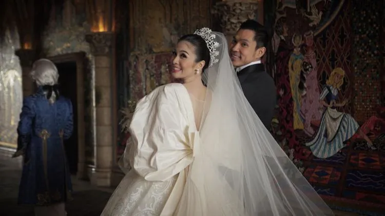 Inilah 20 Foto Resepsi Epik Sandra Dewi dan Pangerannya di Disneyland, Laksana Negeri Dongeng! 38