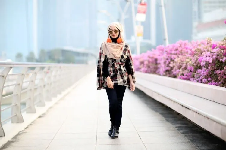 Berikan Tampilan Unikmu dengan 9 Gaya Hijab Hippie - Bohemian yang Menarik 18