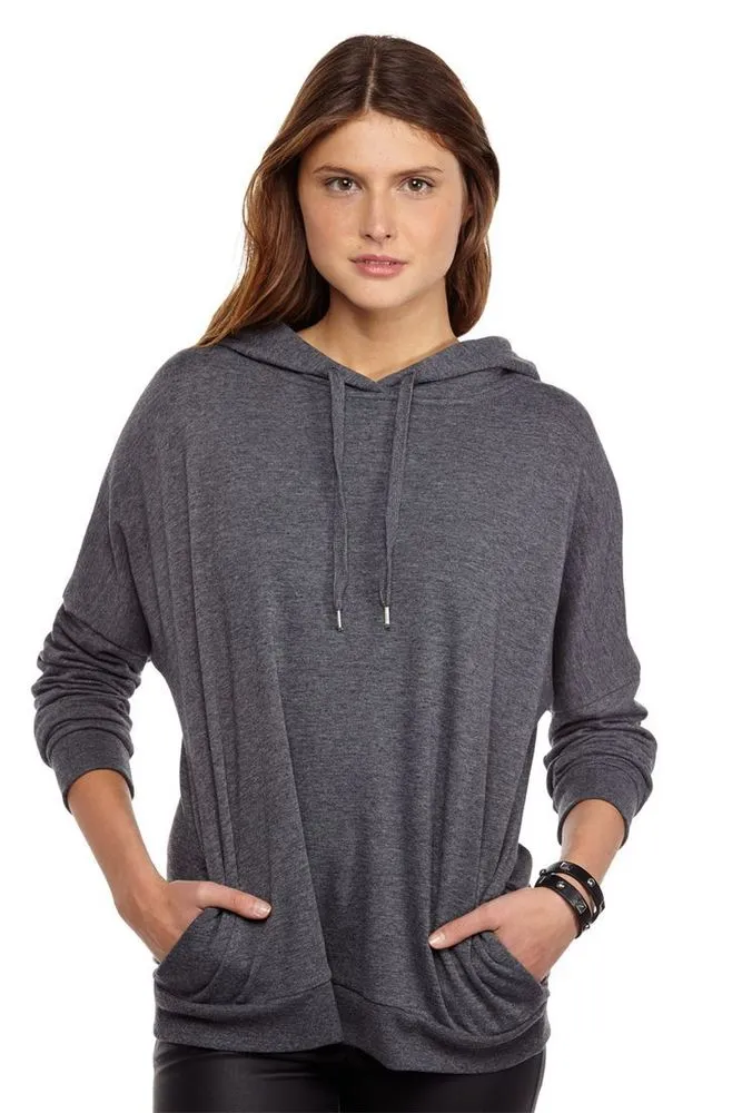 10 Jenis Baju Cowok Ini Boleh Kamu Pakai Lho, Girls. Pinjam Saja ke Pacar Kamu 13