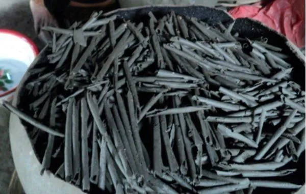 Makanan Khas Tuban Ini Terbuat dari Tanah Liat Panggang. Kebayang Nggak Sih Gimana Rasanya? 6