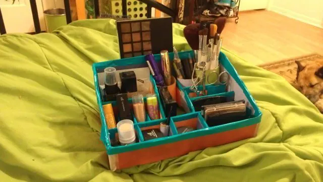 17+ Inspirasi Rak Make Up Minimalis Simple 34 rak makeup