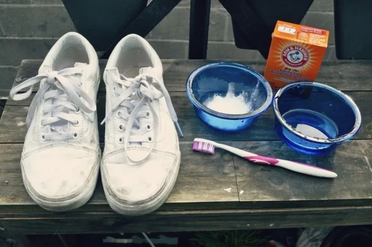 Mumpung Musim Hujan, Yuk Bikin Sepatumu Jadi Anti Air dan Gampang Kering dengan 5 Cara Ini! 10