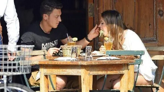 11 Celotehan Suami Istri yang Baru Menikah, Kenyataannya Sih Jauh Dari Mesra 16