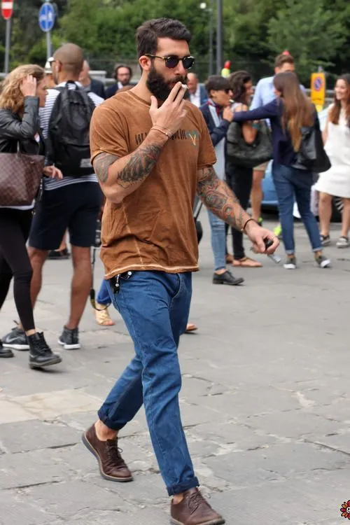 9 Style Cowok Lumberseksual yang Mengundang Perhatian. Macho, Tapi Tak Luput dari Perawatan 13