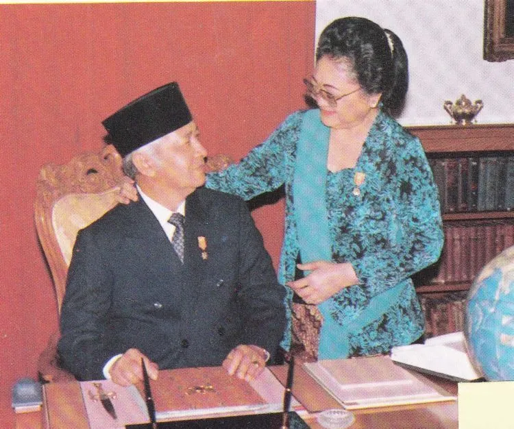 12 Petuah Cinta dari Pernikahan Soeharto-Ibu Tien. Mesranya Sampai Mati, Dijamin Bikin Iri 20