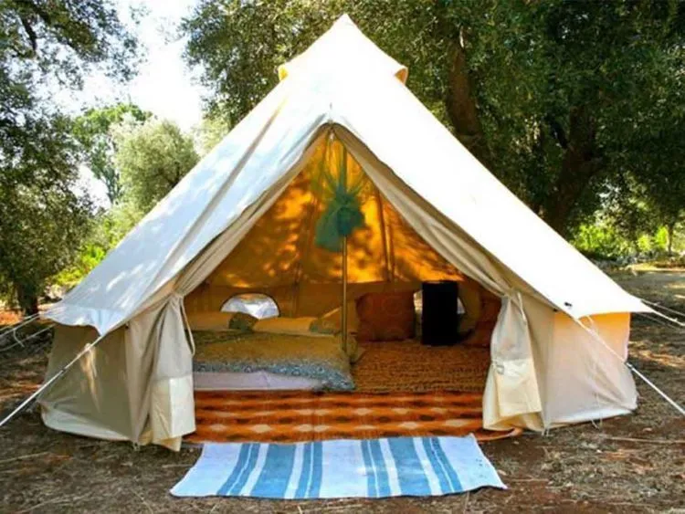 Camping Nggak Melulu Selalu di Tenda. Rasakan Camping Mewah di Helikopter Untuk Sensasi Luar Biasa! 10